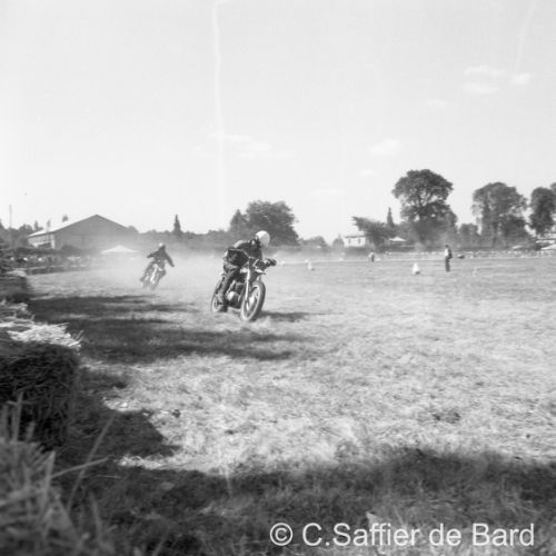 Grasstrack à Châteauneuf.