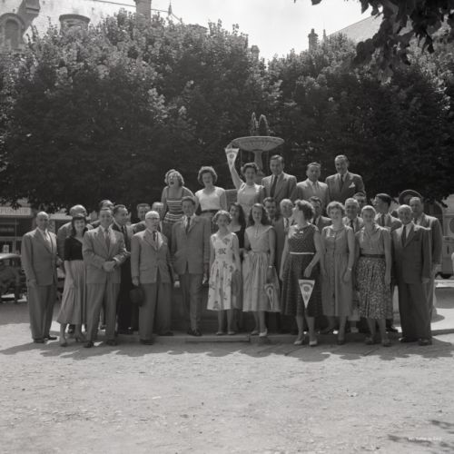 Groupe de jeunes Rotariens place Francis Louvel.