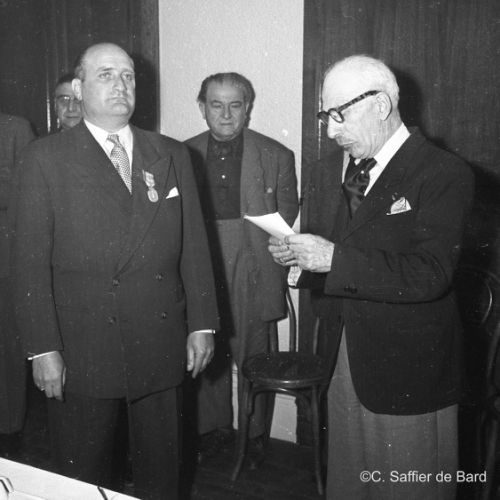 Remise de décoration à Jack Meillan.