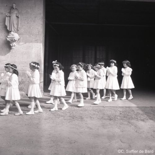 Communion privée à l'école de l'Enfant Jésus en 1953 à Angoulême.