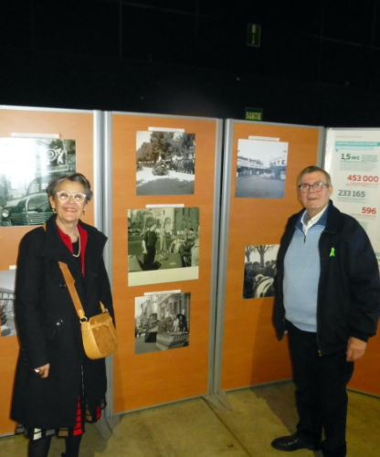 Anne et Christian Saffier de Bard devant le stand.