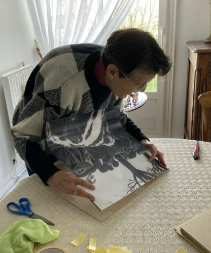 Montage des photos sur leurs supports.