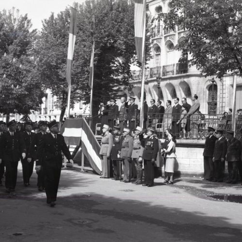 Remise de décorations place New- ork à Angoulême.