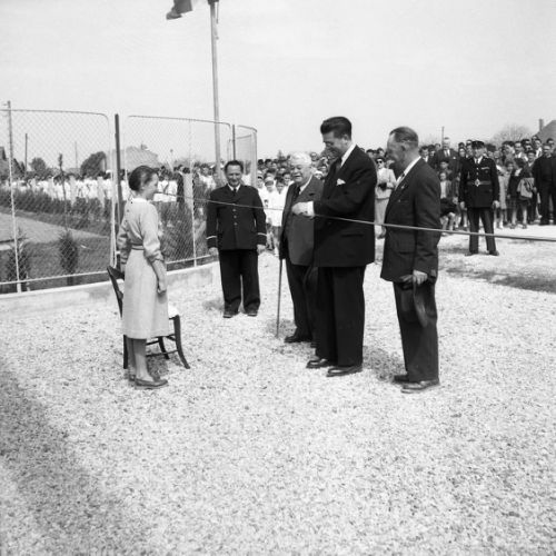 Inauguration du Stade de La Couronne par Félix Gaillard.