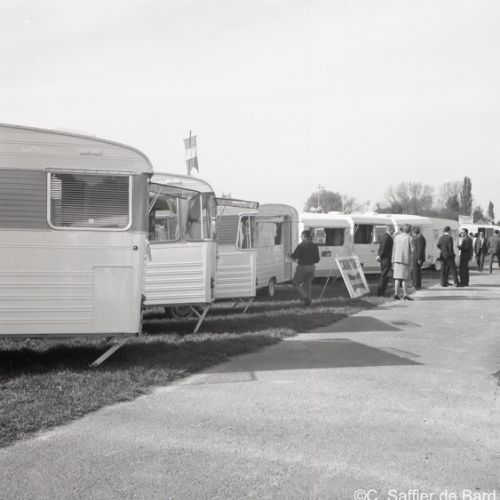 nauguration du salon du camping à Bourgines.