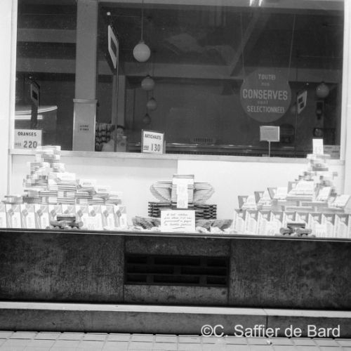 Vitrine des Nouvelles Galeries.