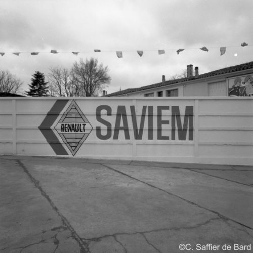 Panneau publicitaire Saviem.