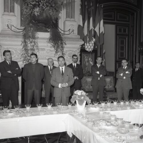 éception à l’Hôtel de Ville d’Angoulême des escrimeurs soviétiques