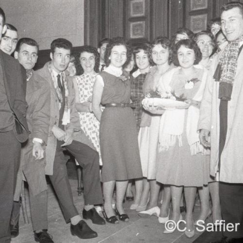 Etudiants au bal normalien.