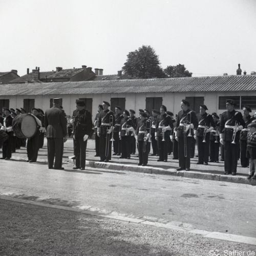 Défilé rue de Périgueux à Angoulême.