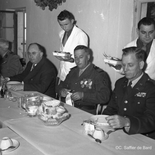 Remise du drapeau à La Braconne.