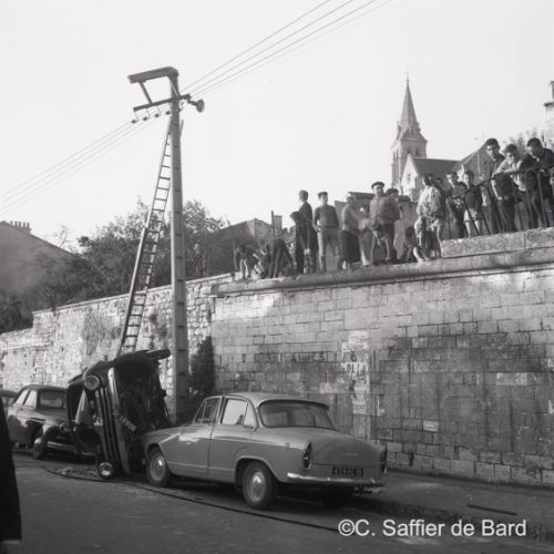 Accident de voiture rue Jules Ferry.