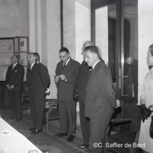 Remise de décoration à Guy Duffau Secrétaire Général de la Chambre de Commerce d’Angoulême.